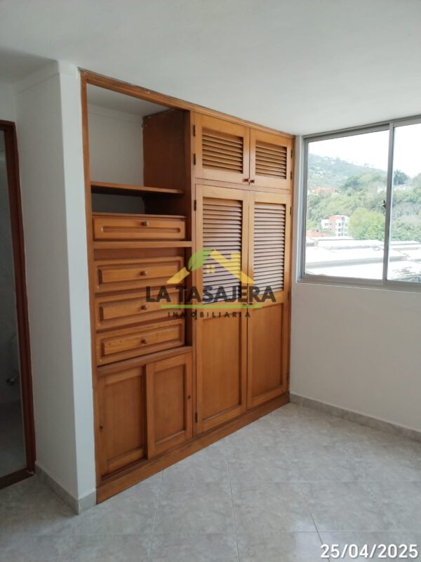 Interesante Apartamento con Excelente Vista y Muchas Amenidades!! Arrendamos en Copacabana Barrio Simón Bolivar Ed. Los Bucaros cod-4006 - Imagen 17