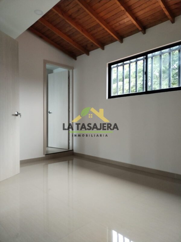 EXCLUSIVO APARTAMENTO EN ROSA DE LOS VIENTOS CON PARQUEADERO PROPIO - COPACABANA Código: 3253 | Valor: $1'900.000/mes, PISOS 2,3,4 - Imagen 2