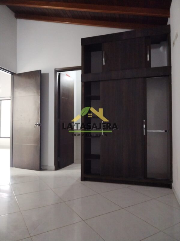 Apartamento en Arriendo – Copacabana (Barrio Las Vegas) | 3 Alcobas, 2 Baños + Cocina Integral | La Tasajera Inmobiliaria cod-3255 - Imagen 2